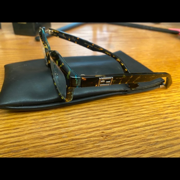 Fendi glasses - Picture 3 of 5